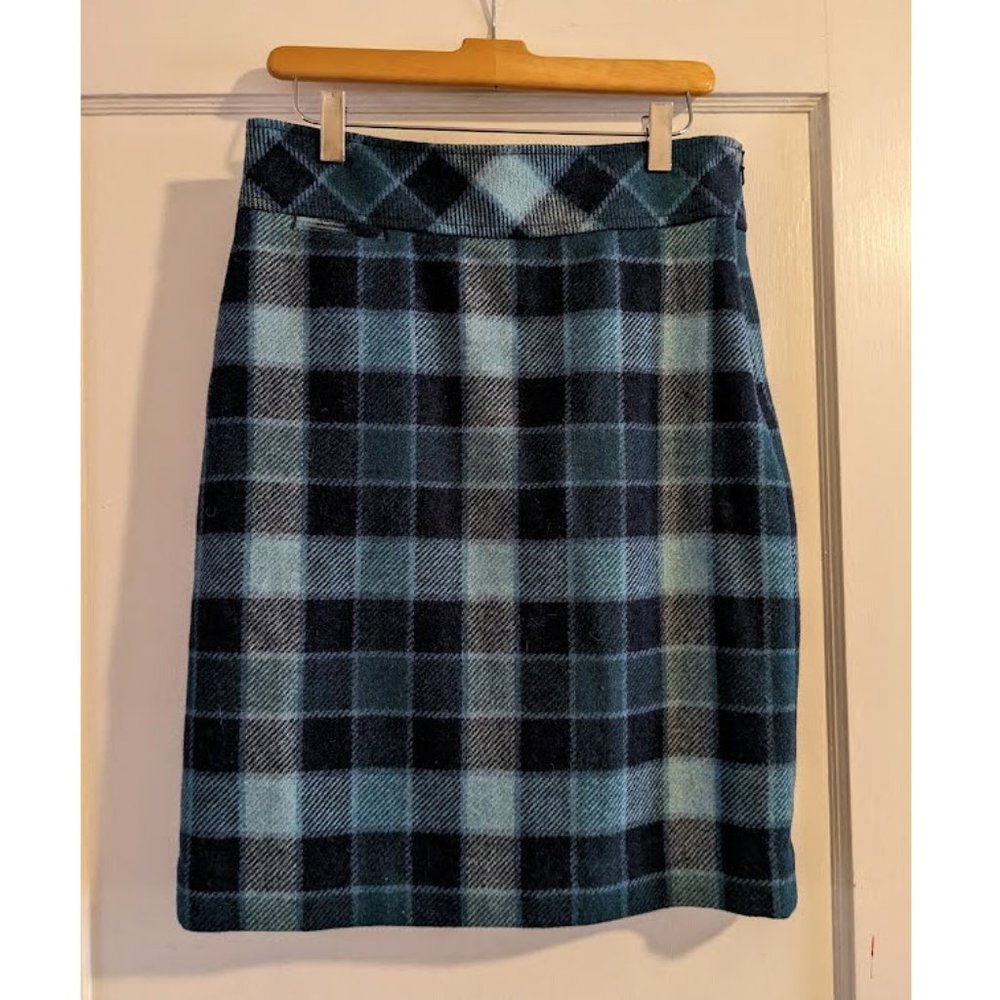 Preppy wool skirt